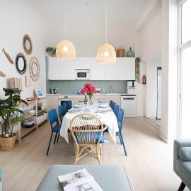 EcoCasa 12PAX perfecta grupos, reforma lujo, junto parada Burjassot metrovalencia, cerca centro Valencia y playa, lavadora, secadora equipamiento total