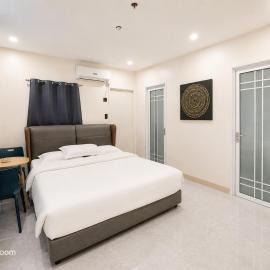 YOHO Hotel, khách sạn ở Manila