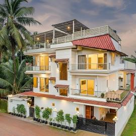 StayVista at Casa Clarence with Pool and Jacuzzi Villa, hotel u gradu Nerul