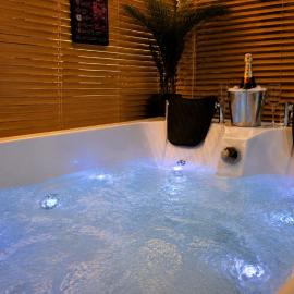 Maison LOVEROOM 70m2 L'entre Nous, hotell i Grenoble