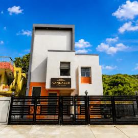 Vandalur Stay's Inn, hotel di Vandalūr