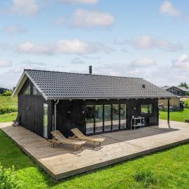 Awesome Home In Føllenslev With Wifi, hotel en Føllenslev