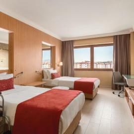 Ramada Usak, hotel en Uşak