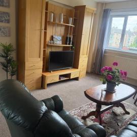 Bright & Spacious 3 Bedroom Flat in Edinburgh