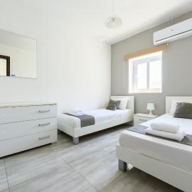 F5 Room 3, Private Room two single beds shared bathroom in shared Flat