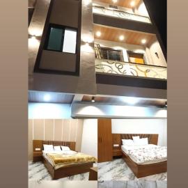 Viesnīca Hotel Shree mahadev pilsētā Nalkhera