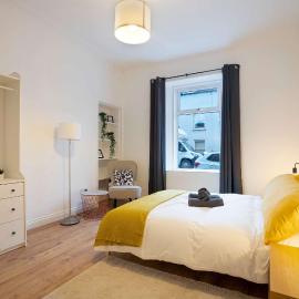 Near Beach 2BR Ground Floor Flat-Free Parking