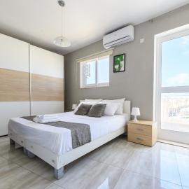 F5 Room 1, Private Double room with private bathroom and balcony in shared Flat