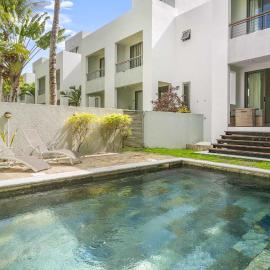 Villa Calia - Luxury Pool Villa by the Beach, hotel in Bain Boeuf