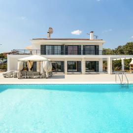 Luxurious Retreat in Lousã Countryside, hotel a Lagarteira