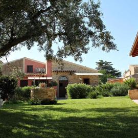 La casetta del melograno, hotel a Cartabubbo