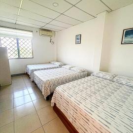 Pargo, habitación privada de Flor de Lis Beach House, hotel in Playas