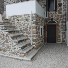 Mastic lithos house