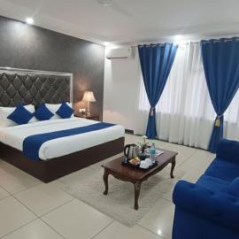 Hotel Skyway Plaza