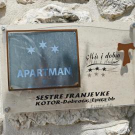 Mir i dobro, hotel i Ljuta