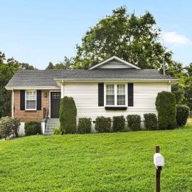 Nashville Area 3BR Home with Yard and Workspace