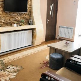 Apartment in the city, hotel in Angisa