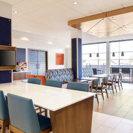 Holiday Inn Express & Suites Barrie South by IHG, hotel en Barrie