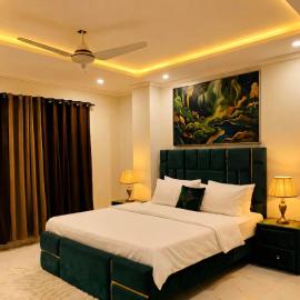 CLASSiC 2 BEDROOM APARTMENT WIFI,AC, NETFLIX,IRON, hotel u gradu Islamabad