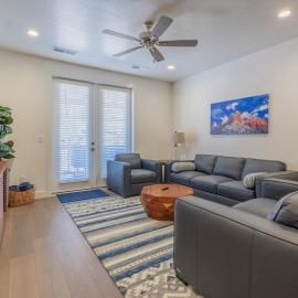 Desert Home with Fire Pit, Large Pool and Hot tub, hótel í Washington