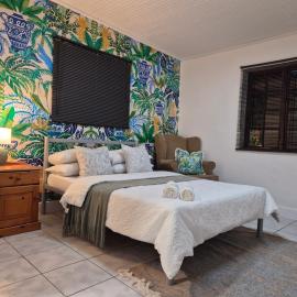 52 on 2nd Self-catering accommodation, hotel in Gonubie Park