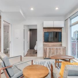 Modern Apartment in Central Downtown