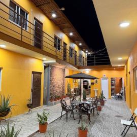 Hotel Santa Cecilia, hotel Villa Coronában