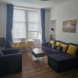 Central Dundee 2BR Apartment - Stylish Stay Near V&A & Waterfront