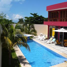 Stunning 3 Bedroom Home, 36 foot Pool, Hot Tub
