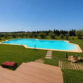 Luxueux family farm, hotel in Sidi Allal el Bahraoui