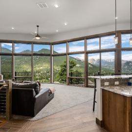 Cliffside Serenity - Breathtaking Mountain Views!