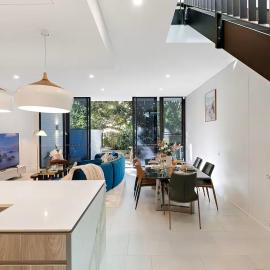 Sunny Townhouse Style Apartment at Bondi