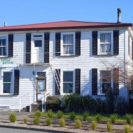 Renwick Arms Country Club, hotel di Renwick