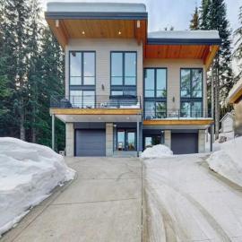 Bigfoot's Basecamp - 4BR Snoqualmie Pass Retreat, Hot Tub, Pets Welcome, hotel in Snoqualmie Pass