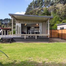Tuakau Bridge Motorhome Park and Cabins, hotel v mestu Tuakau