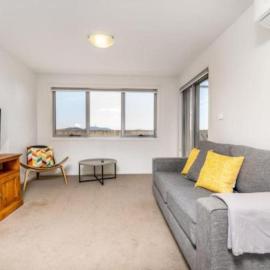 Relaxing 2BR Apt in North Point Complex - Hosted by Canstay, hotel in Weston Creek
