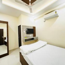 Hotel Prime Residency - just 400m from airport