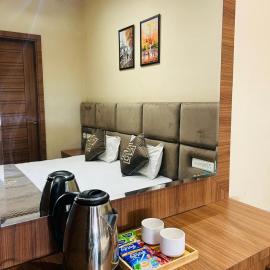 MsCONTINENTAL, hotel v destinácii Abdullāhpur