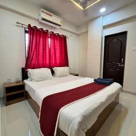Rajratna lodge, hotel in Lohogaon