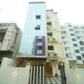 Hotel Pritesh Solitaire, ξενοδοχείο στη Ναγκπούρ
