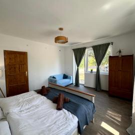 Balatonkeresztúr Grand Apartment, hotel in Balatonkeresztúr