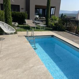 Luxury Apartment with Private Garden & Vineyard Views in Kaltern