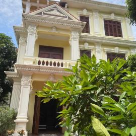 Anna Home - Beautiful new 5-bedroom villa in the center of Ninh Binh City, hotel in Phúc Trì