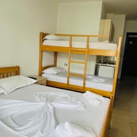 Apartament bisaku, hotel in Shëngjin