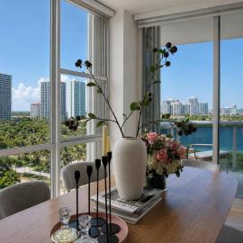 Lux 2BR Skyline by Untitled Stay