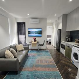 Modern 1BR Retreat Free Parking & WiFi, hotel en Phillip