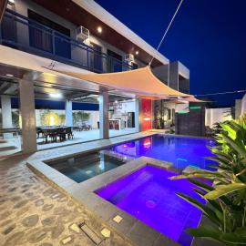 Exclusive Private Pool Villa - up to 28 Guest