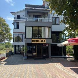 Lake view HOTEL DEA, hotel i Pogradec