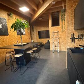 corner studio im fresh-cube