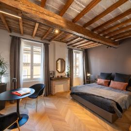 Eufemia Suites Modena - Luxury Rooms in the City Center، فندق في مودينا
